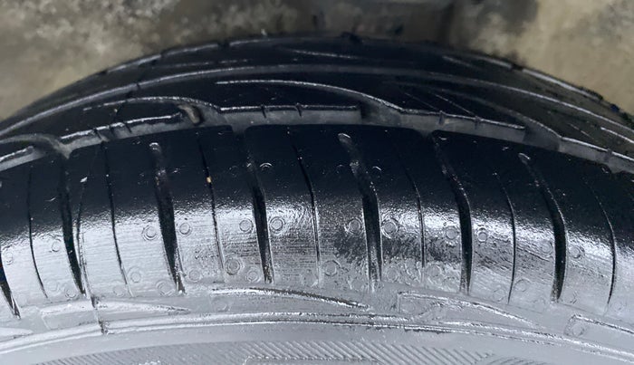 2013 Maruti Alto 800 LXI, Petrol, Manual, 28,782 km, Left Front Tyre Tread