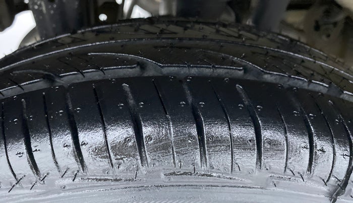 2013 Maruti Alto 800 LXI, Petrol, Manual, 28,782 km, Right Rear Tyre Tread