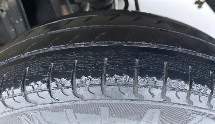 2013 Maruti Alto 800 LXI, Petrol, Manual, 28,782 km, Left Rear Tyre Tread