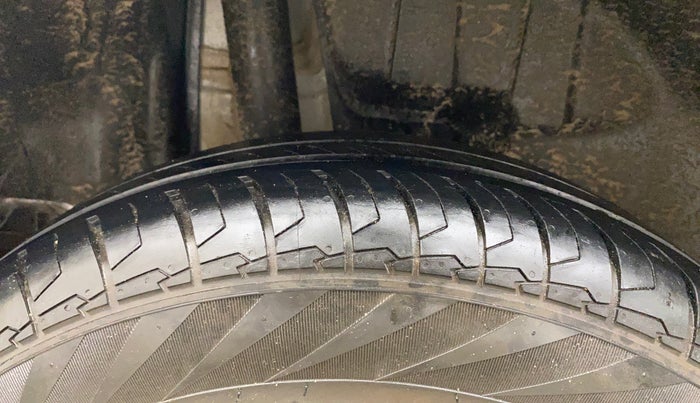 2022 Maruti Swift VXI, Petrol, Manual, 31,101 km, Right Rear Tyre Tread