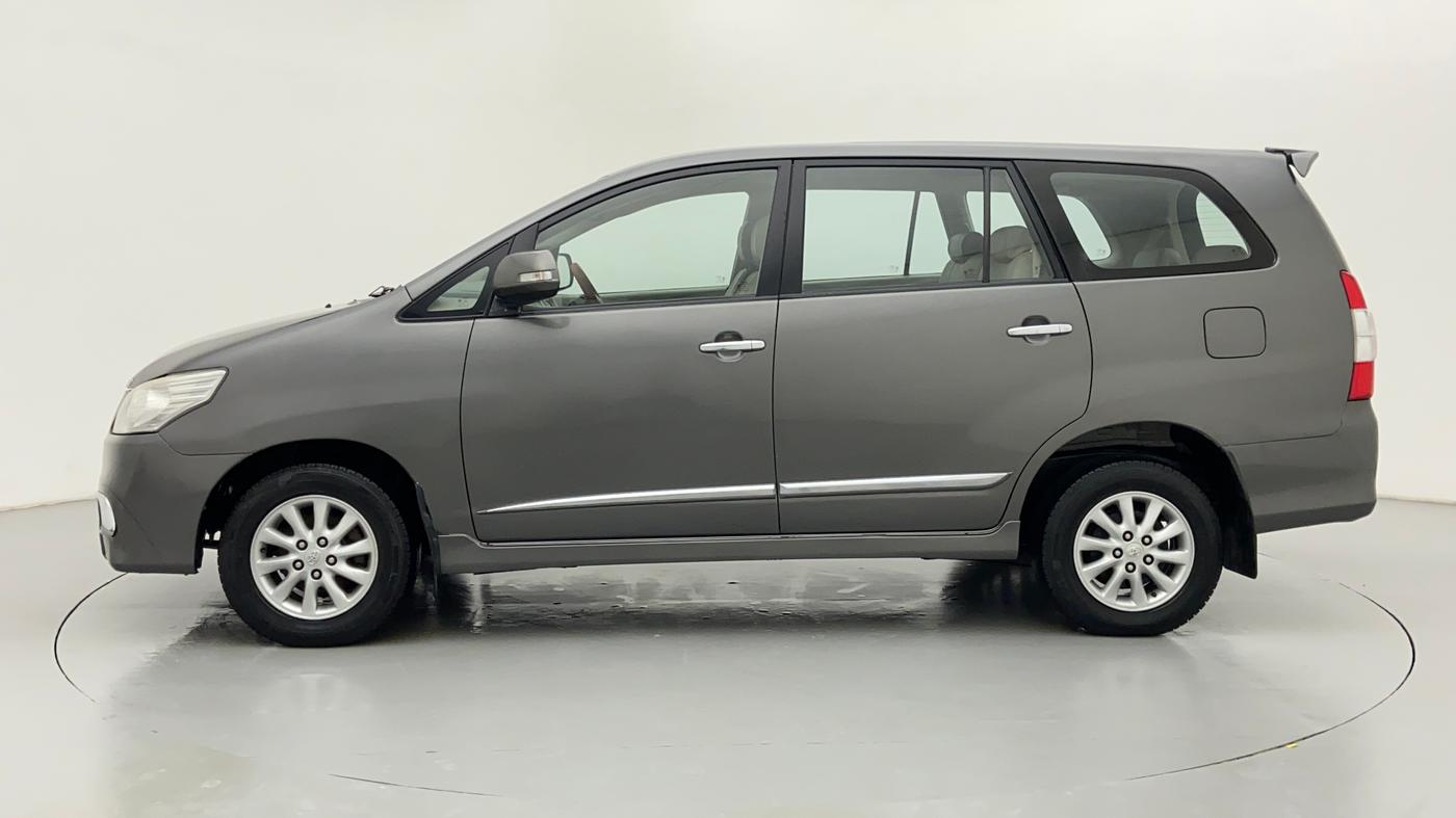 2014 Toyota Innova 2.5 VX 8 STR BS IV, Diesel, Manual, 70,285 km, Left Side