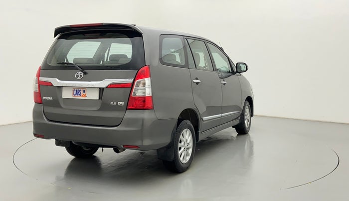 2014 Toyota Innova 2.5 VX 8 STR BS IV, Diesel, Manual, 70,285 km, Right Back Diagonal