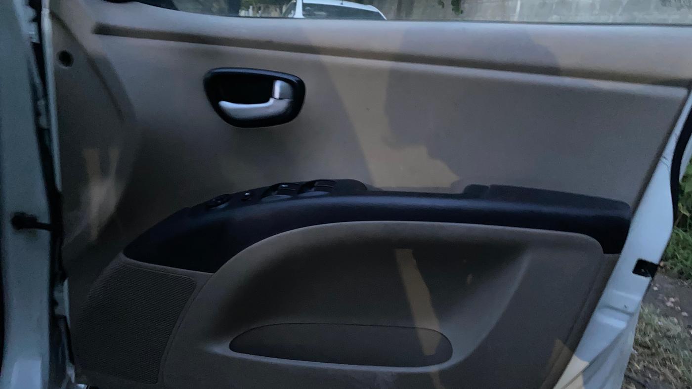 2013 Hyundai i10 SPORTZ 1.2 AT, Petrol, Automatic, 82,296 km, Driver Side Door Panels Control