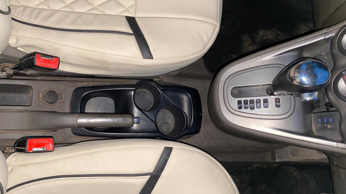 2013 Hyundai i10 SPORTZ 1.2 AT, Petrol, Automatic, 82,296 km, Gear Lever