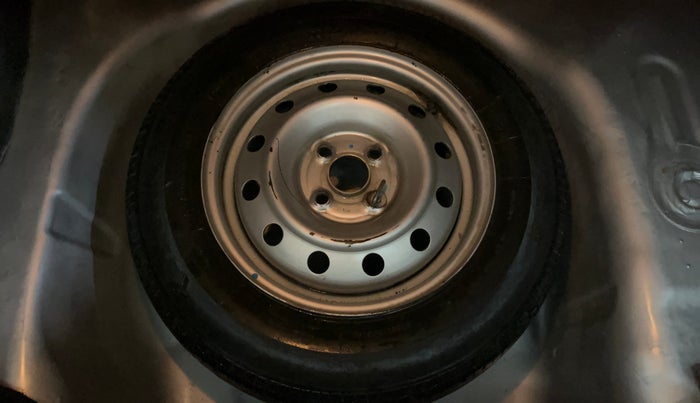 2015 Maruti Swift Dzire LXI, Petrol, Manual, 68,694 km, Spare Tyre