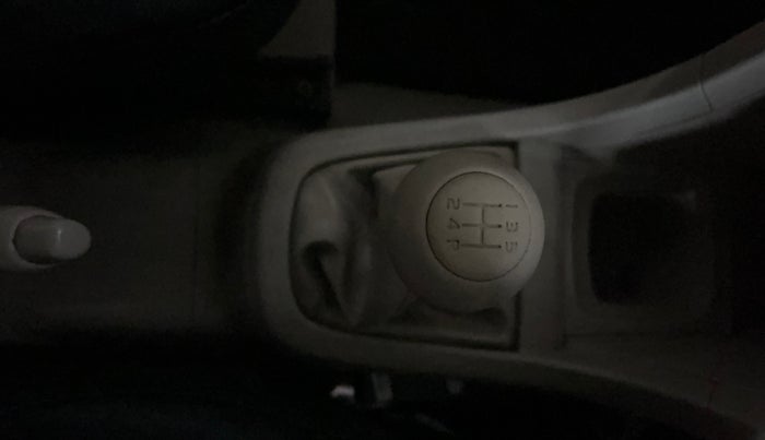 2015 Maruti Swift Dzire LXI, Petrol, Manual, 68,694 km, Gear Lever