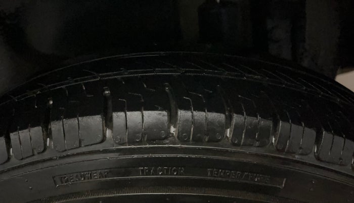 2015 Maruti Swift Dzire LXI, Petrol, Manual, 68,694 km, Left Rear Tyre Tread
