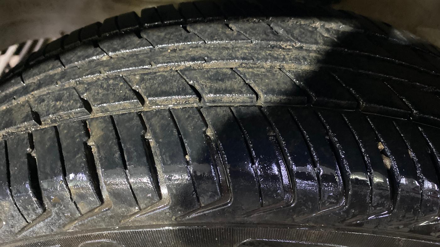 2018 Maruti Wagon R 1.0 VXI, CNG, Manual, 1,18,844 km, Left Front Tyre Tread