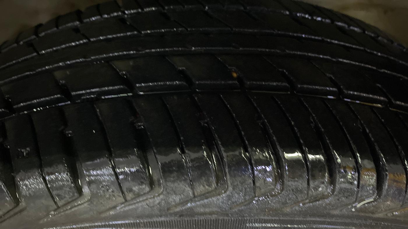 2018 Maruti Wagon R 1.0 VXI, CNG, Manual, 1,18,844 km, Right Front Tyre Tread