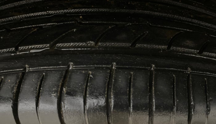 2018 Hyundai Elite i20 SPORTZ 1.2, Petrol, Manual, 73,190 km, Right Front Tyre Tread