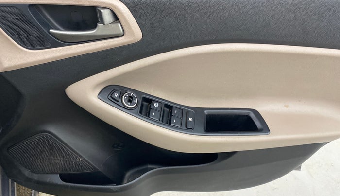 2018 Hyundai Elite i20 SPORTZ 1.2, Petrol, Manual, 73,190 km, Driver Side Door Panels Control