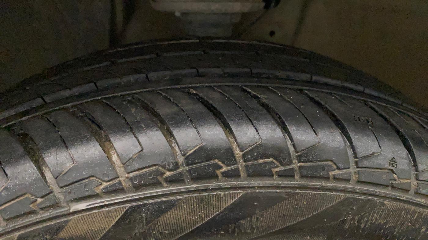 2020 Maruti IGNIS SIGMA 1.2, Petrol, Manual, 1,45,972 km, Left Front Tyre Tread