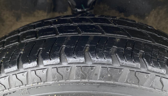 2016 Maruti Alto 800 LXI, Petrol, Manual, 46,689 km, Right Front Tyre Tread