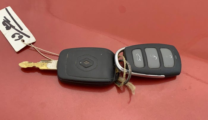 2017 Renault Kwid RXL 1.0, Petrol, Manual, 82,364 km, Key Close Up