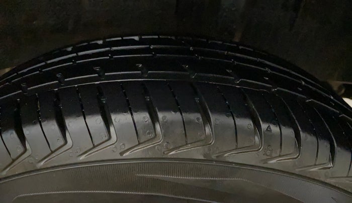 2017 Renault Kwid RXL 1.0, Petrol, Manual, 82,364 km, Left Rear Tyre Tread