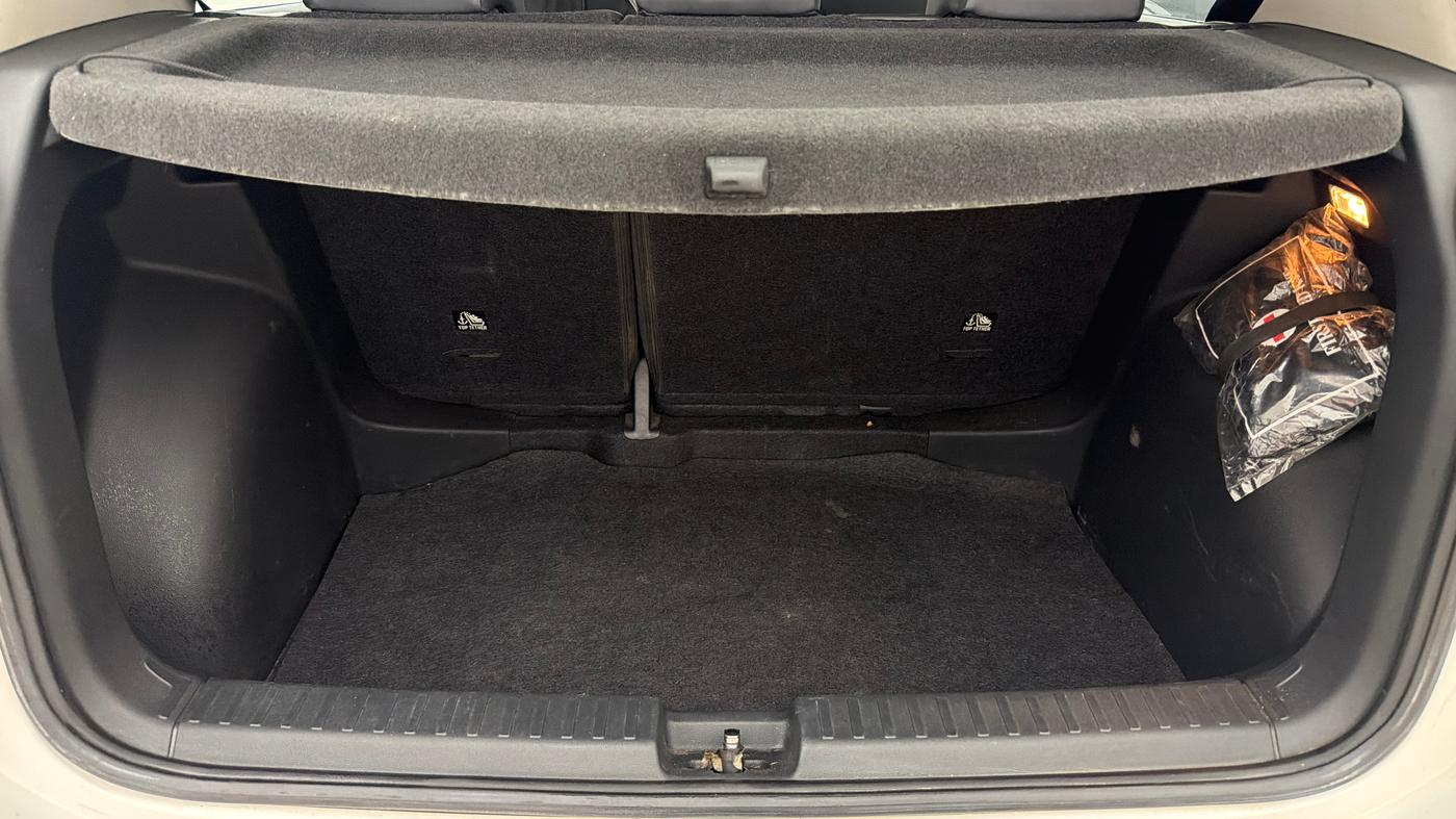 2022 Volkswagen TAIGUN TOPLINE 1.0 TSI MT, Petrol, Manual, 1,20,479 km, Boot Inside