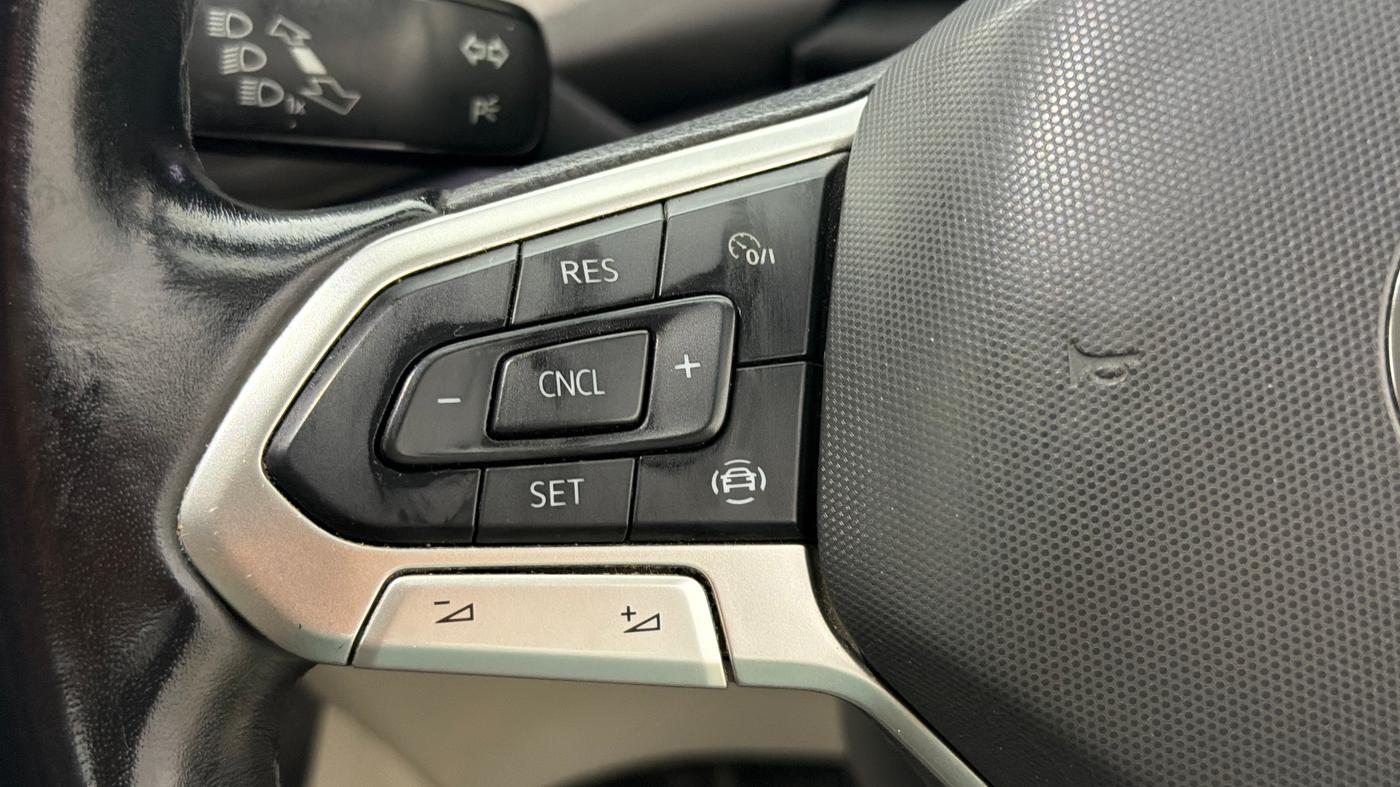 2022 Volkswagen TAIGUN TOPLINE 1.0 TSI MT, Petrol, Manual, 1,20,479 km, Adaptive Cruise Control