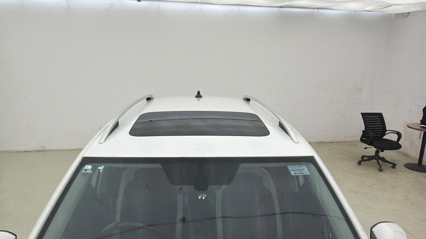 2022 Volkswagen TAIGUN TOPLINE 1.0 TSI MT, Petrol, Manual, 1,20,479 km, Moonroof/ Sunroof