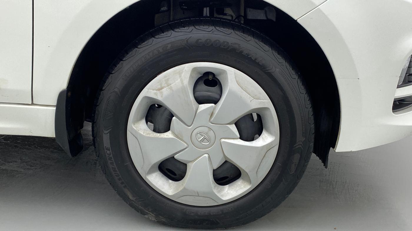 2022 Tata TIGOR XZ CNG, CNG, Manual, 24,880 km, Right Front Wheel