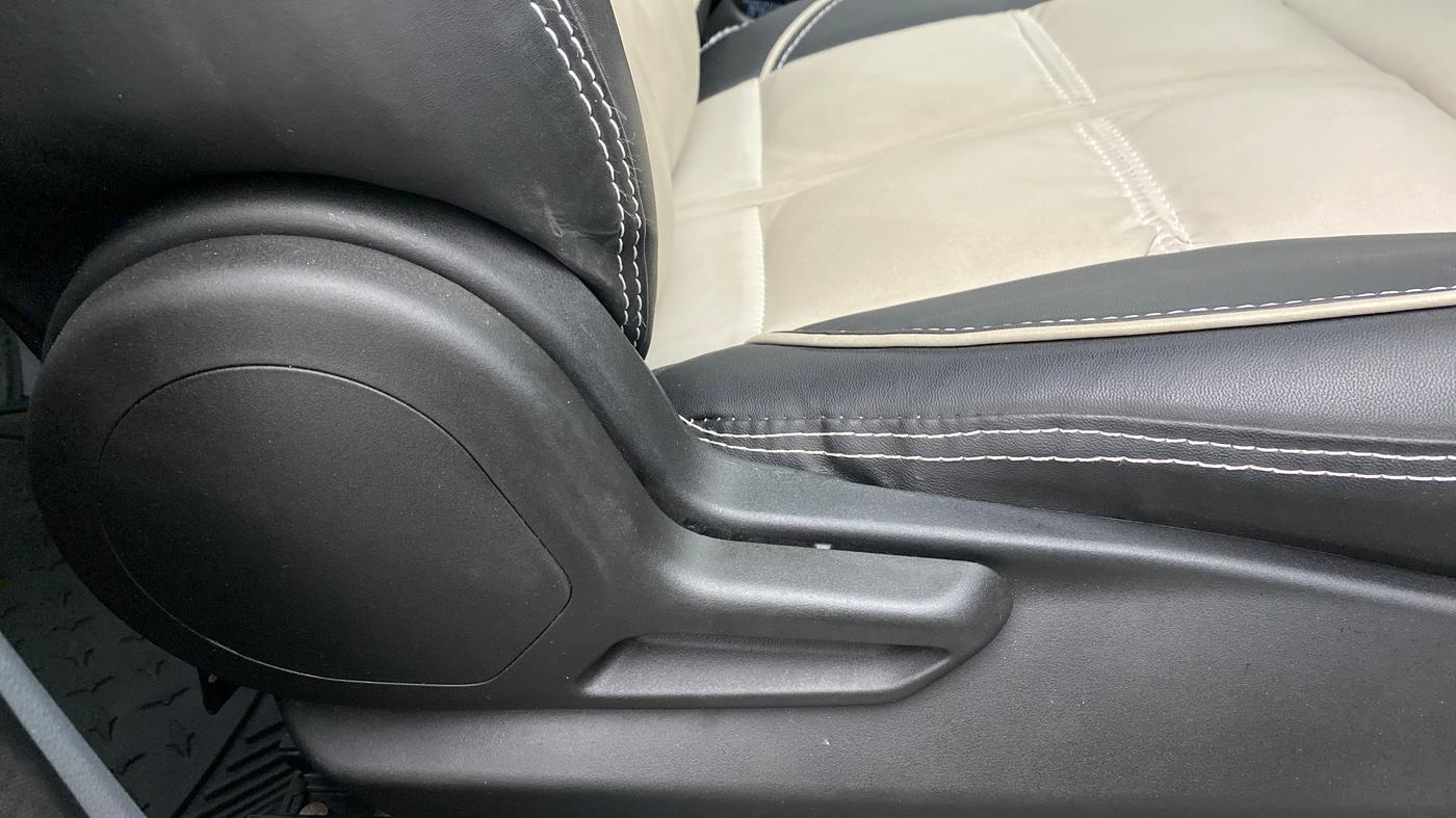 2022 Tata TIGOR XZ CNG, CNG, Manual, 24,880 km, Driver Side Adjustment Panel