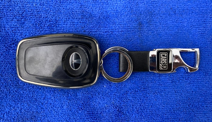 2022 Tata TIGOR XZ CNG, CNG, Manual, 24,880 km, Key Close Up