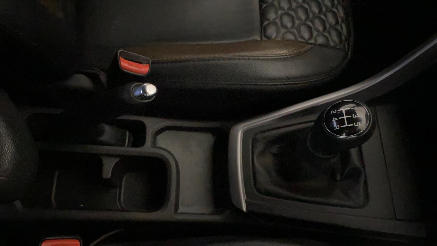 2023 Maruti BREZZA VXI SMART HYBRID, Petrol, Manual, 33,093 km, Gear Lever