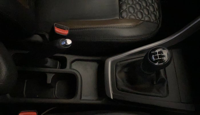 2023 Maruti BREZZA VXI SMART HYBRID, Petrol, Manual, 33,093 km, Gear Lever