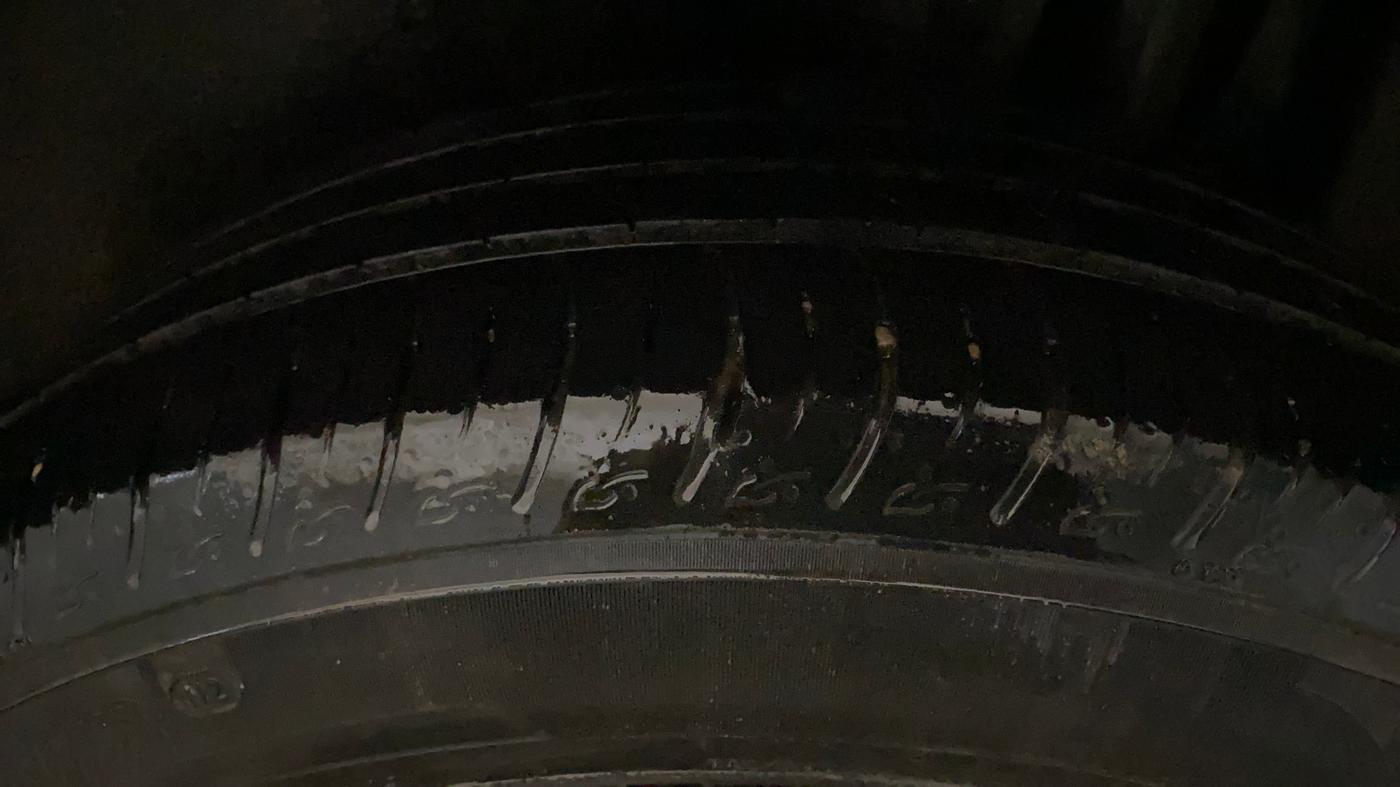 2023 Maruti BREZZA VXI SMART HYBRID, Petrol, Manual, 33,093 km, Left Rear Tyre Tread