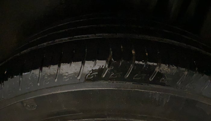 2023 Maruti BREZZA VXI SMART HYBRID, Petrol, Manual, 33,093 km, Left Rear Tyre Tread