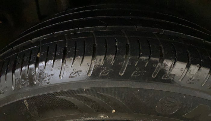 2023 Maruti BREZZA VXI SMART HYBRID, Petrol, Manual, 33,093 km, Right Rear Tyre Tread