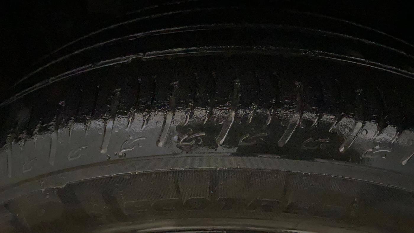 2023 Maruti BREZZA VXI SMART HYBRID, Petrol, Manual, 33,093 km, Left Front Tyre Tread