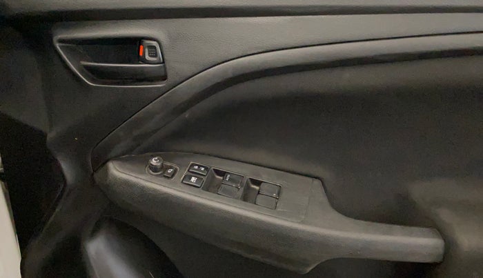 2023 Maruti BREZZA VXI SMART HYBRID, Petrol, Manual, 33,093 km, Driver Side Door Panels Control