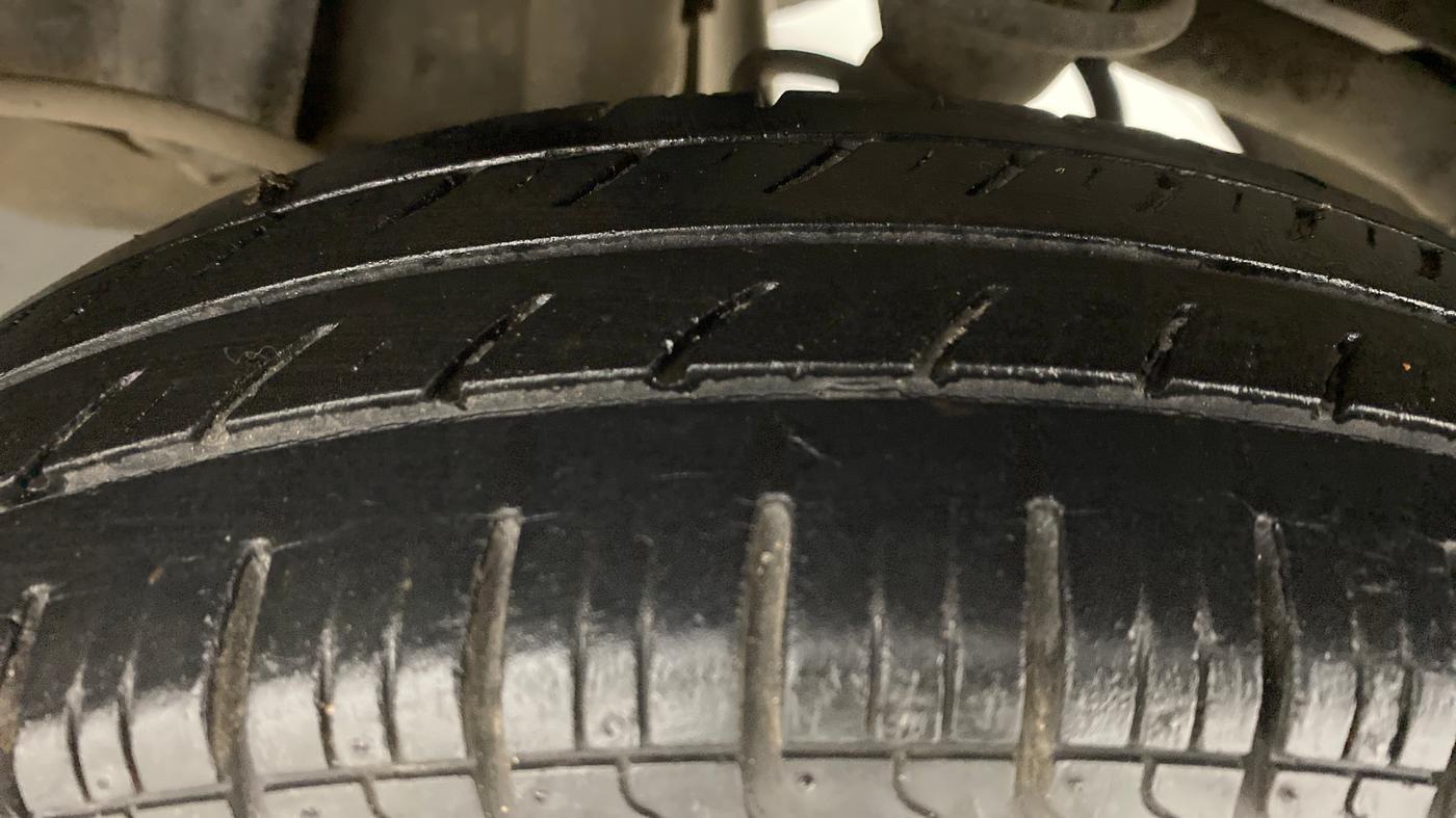 2013 Maruti Alto 800 LXI, Petrol, Manual, 26,929 km, Left Rear Tyre Tread