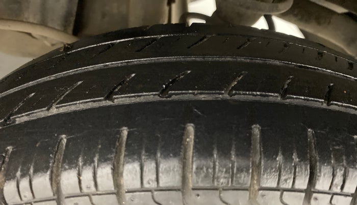 2013 Maruti Alto 800 LXI, Petrol, Manual, 26,929 km, Left Rear Tyre Tread