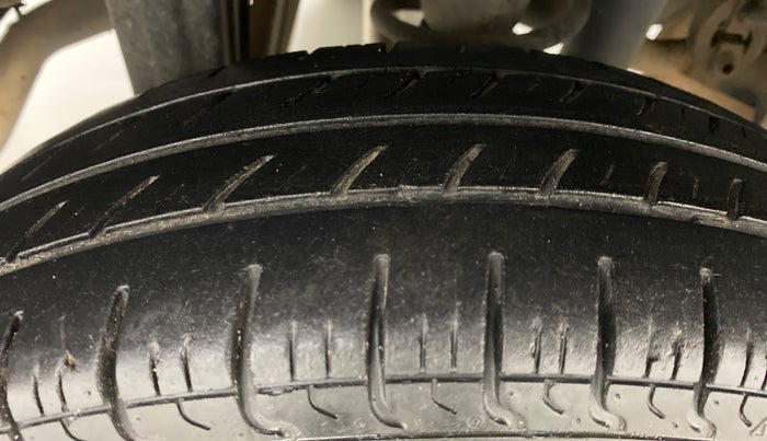 2013 Maruti Alto 800 LXI, Petrol, Manual, 26,929 km, Right Rear Tyre Tread