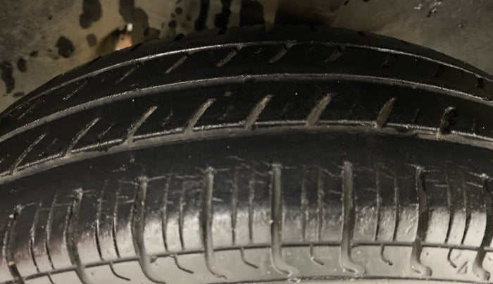 2013 Maruti Alto 800 LXI, Petrol, Manual, 26,929 km, Right Front Tyre Tread