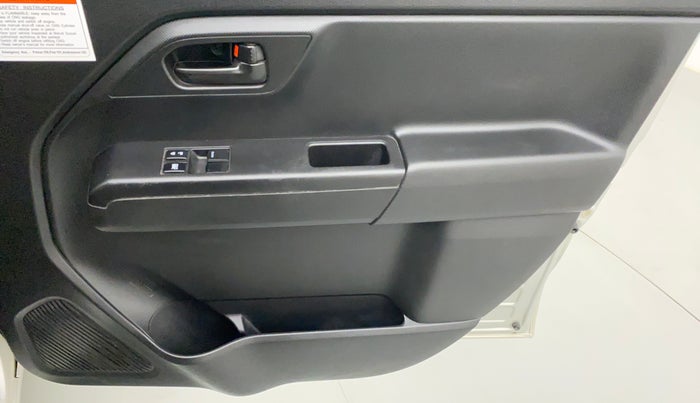 2020 Maruti New Wagon-R LXI CNG 1.0, CNG, Manual, 55,700 km, Driver Side Door Panels Control