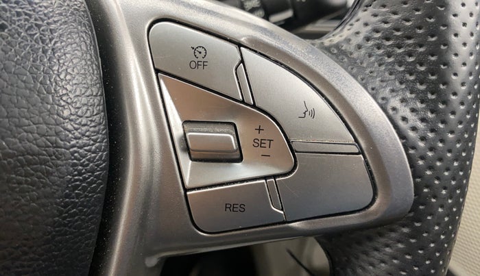 2023 Mahindra XUV300 W8 (O) 1.5 DIESEL, Diesel, Manual, 64,298 km, Adaptive Cruise Control