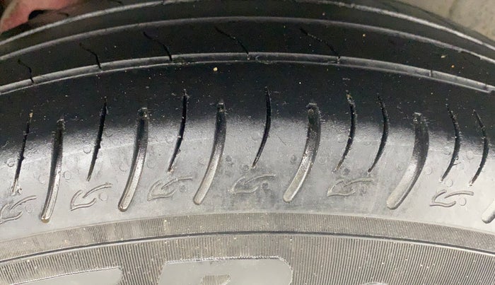 2023 Mahindra XUV300 W8 (O) 1.5 DIESEL, Diesel, Manual, 64,298 km, Left Rear Tyre Tread