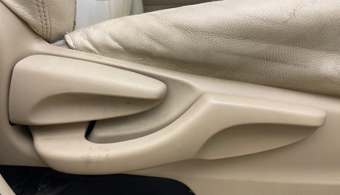 2018 Toyota YARIS G CVT, Petrol, Automatic, 65,700 km, Driver Side Adjustment Panel