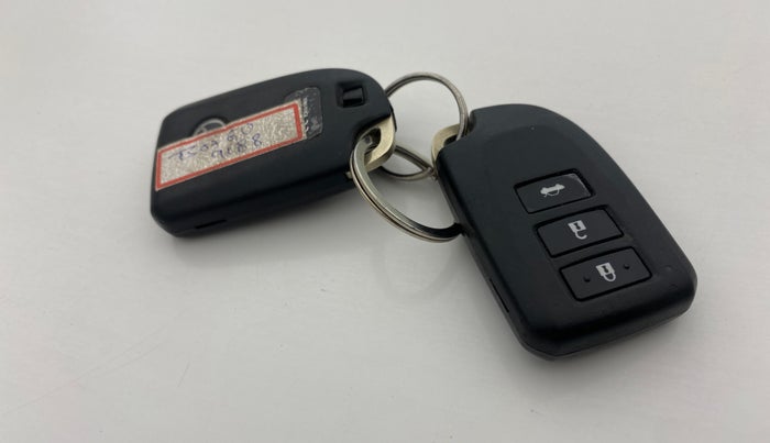 2018 Toyota YARIS G CVT, Petrol, Automatic, 65,700 km, Key Close Up