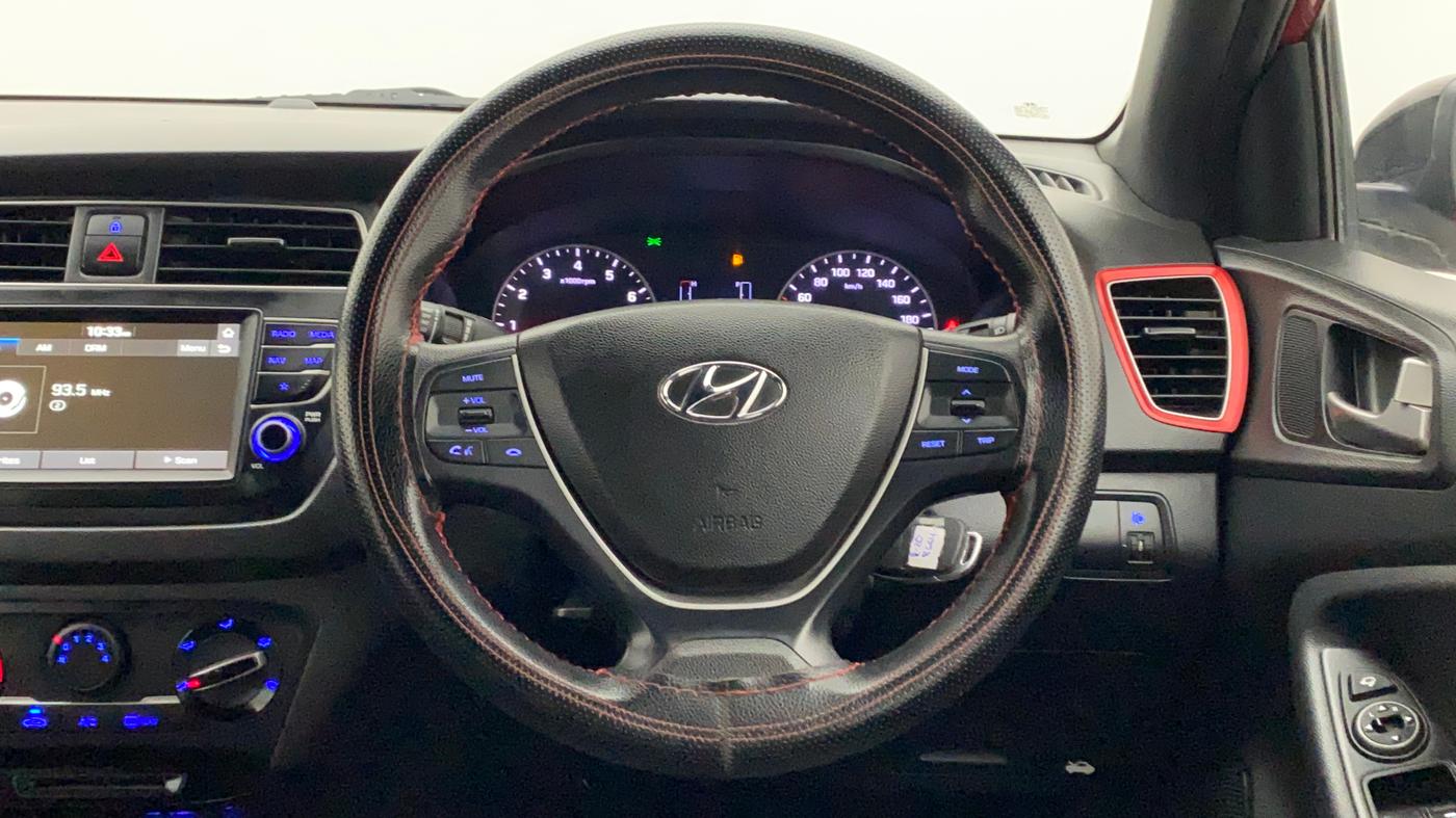 2019 Hyundai Elite i20 SPORTZ PLUS 1.2 DUAL TONE, Petrol, Manual, 32,325 km, Steering Wheel Close Up