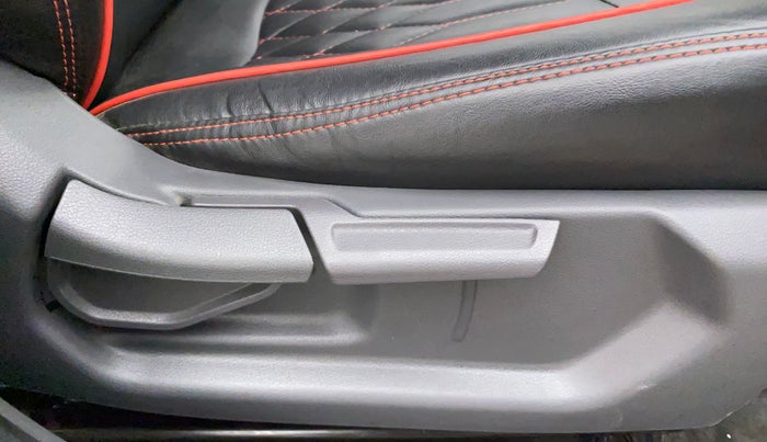2022 Hyundai GRAND I10 NIOS SPORTZ AMT 1.2 KAPPA VTVT, Petrol, Automatic, 13,692 km, Driver Side Adjustment Panel