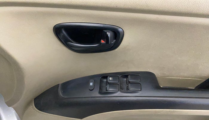 2014 Hyundai i10 MAGNA 1.1, Petrol, Manual, 71,956 km, Driver Side Door Panels Control