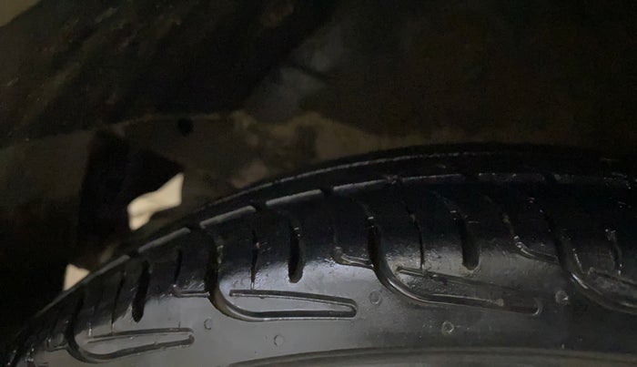 2014 Hyundai i10 MAGNA 1.1, Petrol, Manual, 71,956 km, Right Rear Tyre Tread