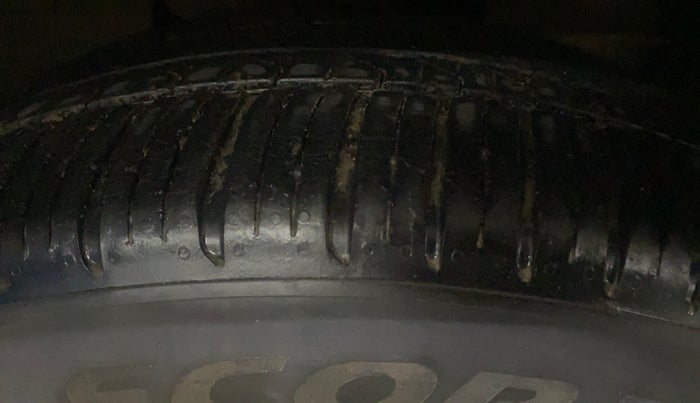 2017 Tata Hexa XT 4X2 6 STR, Diesel, Manual, 66,821 km, Left Front Tyre Tread