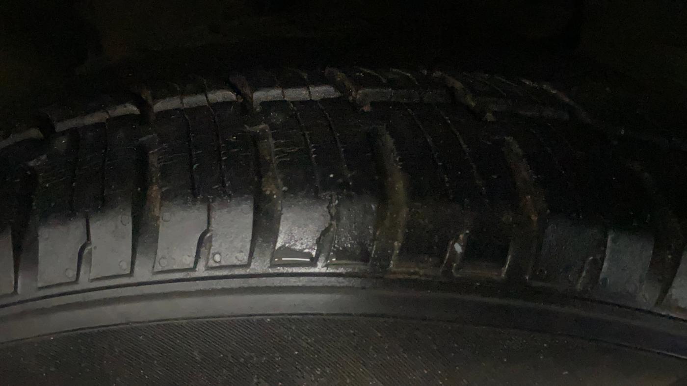 2017 Tata Hexa XT 4X2 6 STR, Diesel, Manual, 66,821 km, Right Front Tyre Tread
