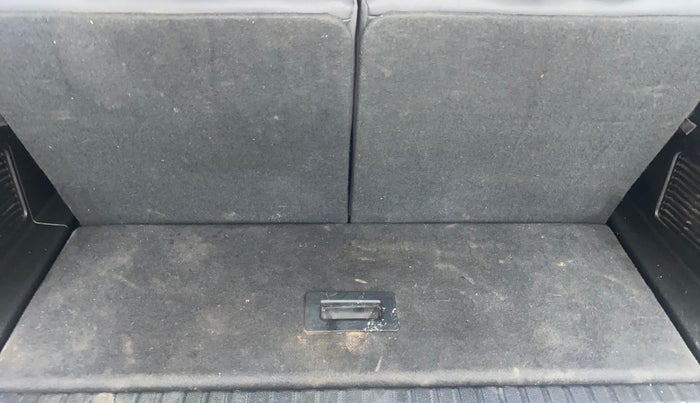 2017 Tata Hexa XT 4X2 6 STR, Diesel, Manual, 66,821 km, Boot Inside