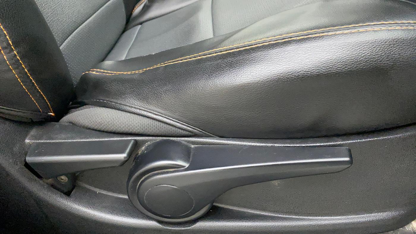 2018 Tata Tiago XZA PETROL, Petrol, Automatic, 84,222 km, Driver Side Adjustment Panel