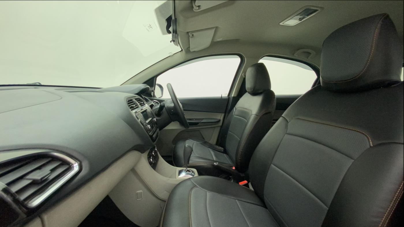 2018 Tata Tiago XZA PETROL, Petrol, Automatic, 84,222 km, Right Side Front Door Cabin